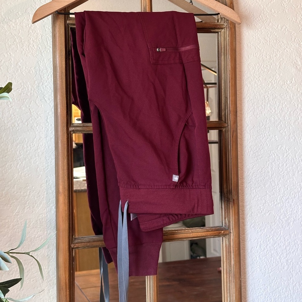 FIGS Technical Collection Zamora Jogger Scrub Pants | Burgundy | Size Small - Picture 12 of 12